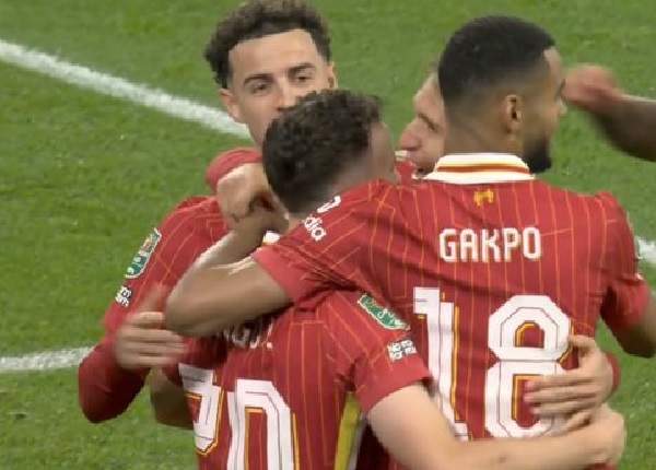 Liverpool odpalił z grubej rury. Fabiański na łopatkach [WIDEO]