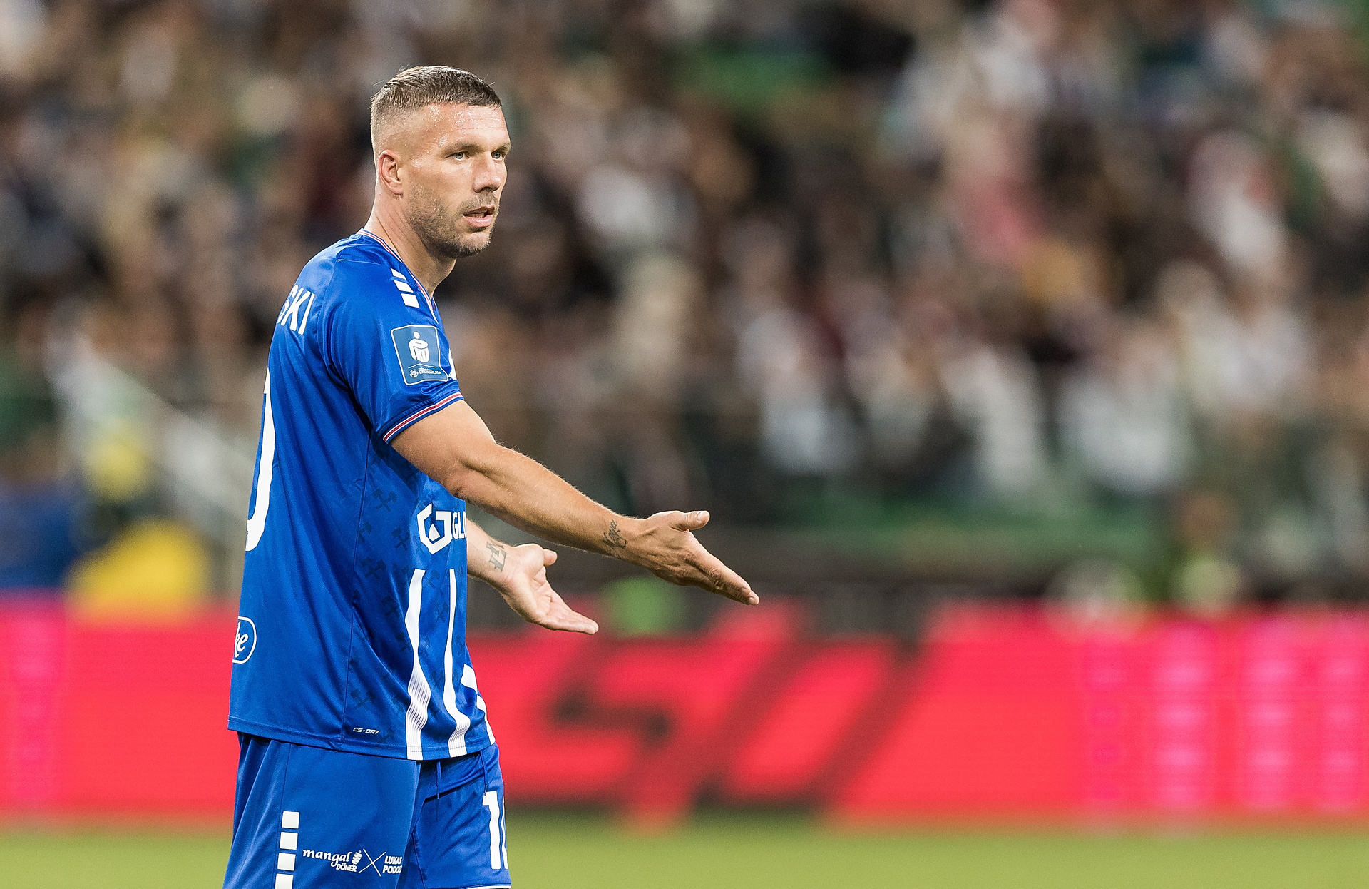"Niewykorzystany potencjał. Brakuje charakteru". Podolski szczerze ocenił polską kadrę