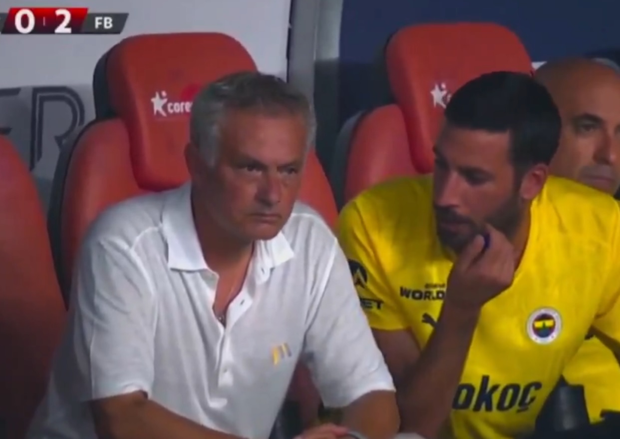 Mourinho jest niepodrabialny. Za to dostał żółtą kartkę [WIDEO]