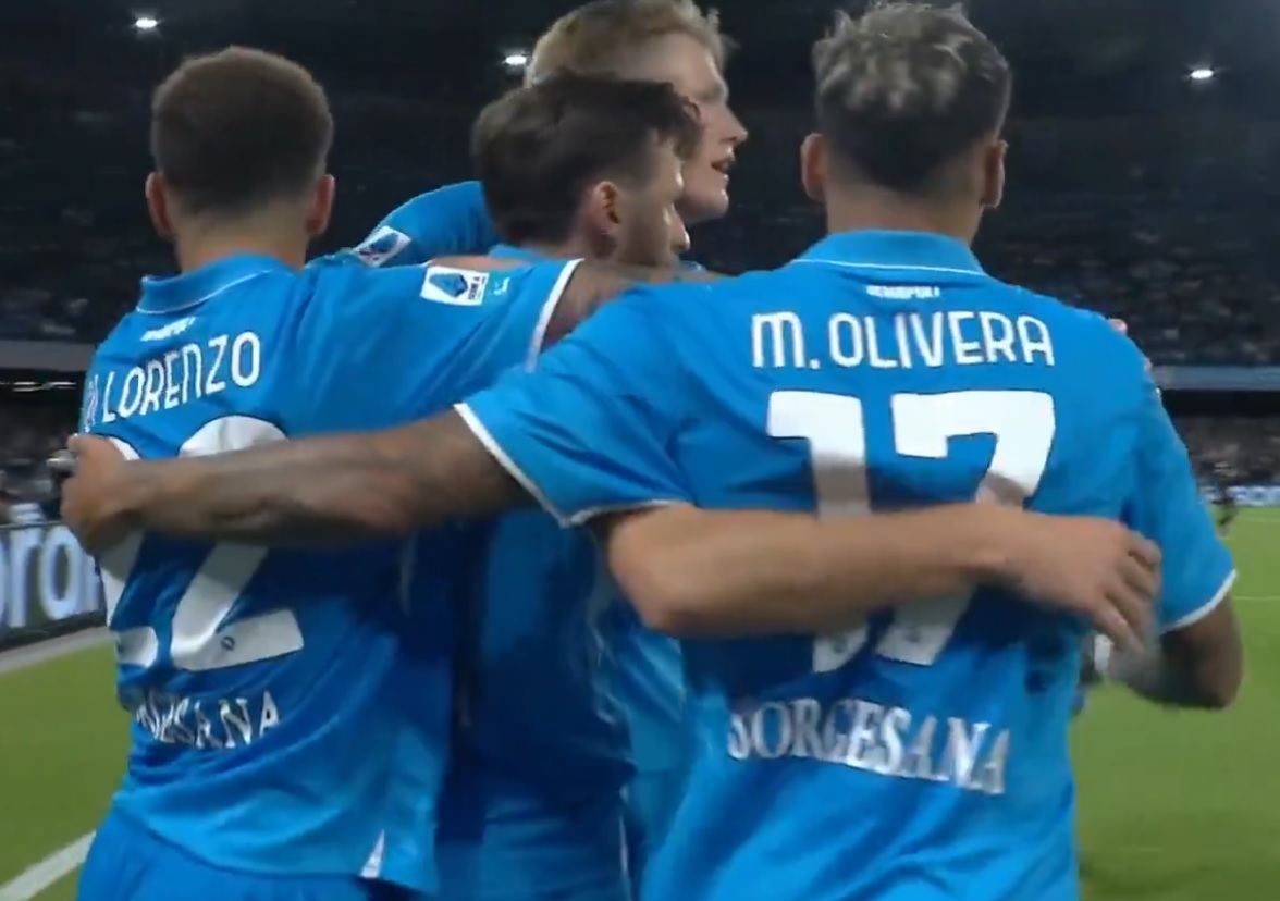 Napoli błyszczy pod wodzą Conte. Seria bez porażki trwa [WIDEO]
