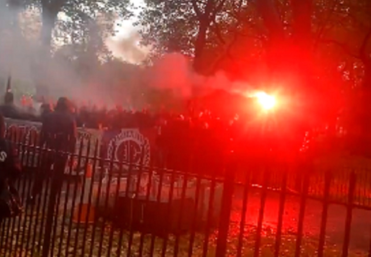 Ultrasi PSG zaznaczyli swoją obecność w Londynie. Sceny przed hitem LM [WIDEO]
