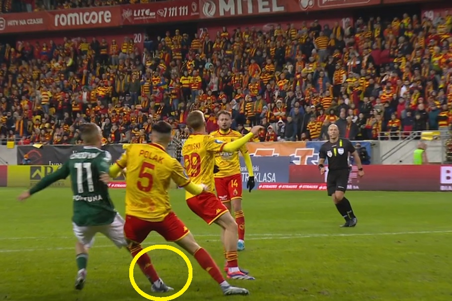 Marciniak skrzywdził Legię?! Potężna kontrowersja w doliczonym czasie [WIDEO]