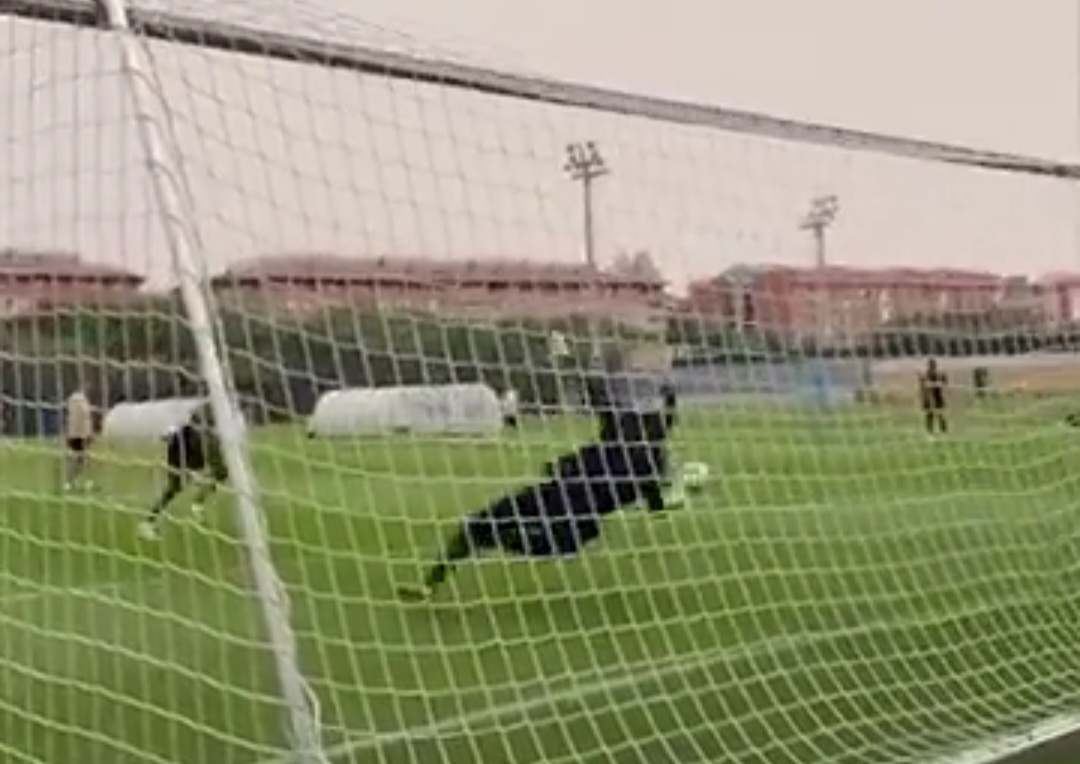 Szczęsny już bryluje w Barcelonie. Popisy Polaka [WIDEO]