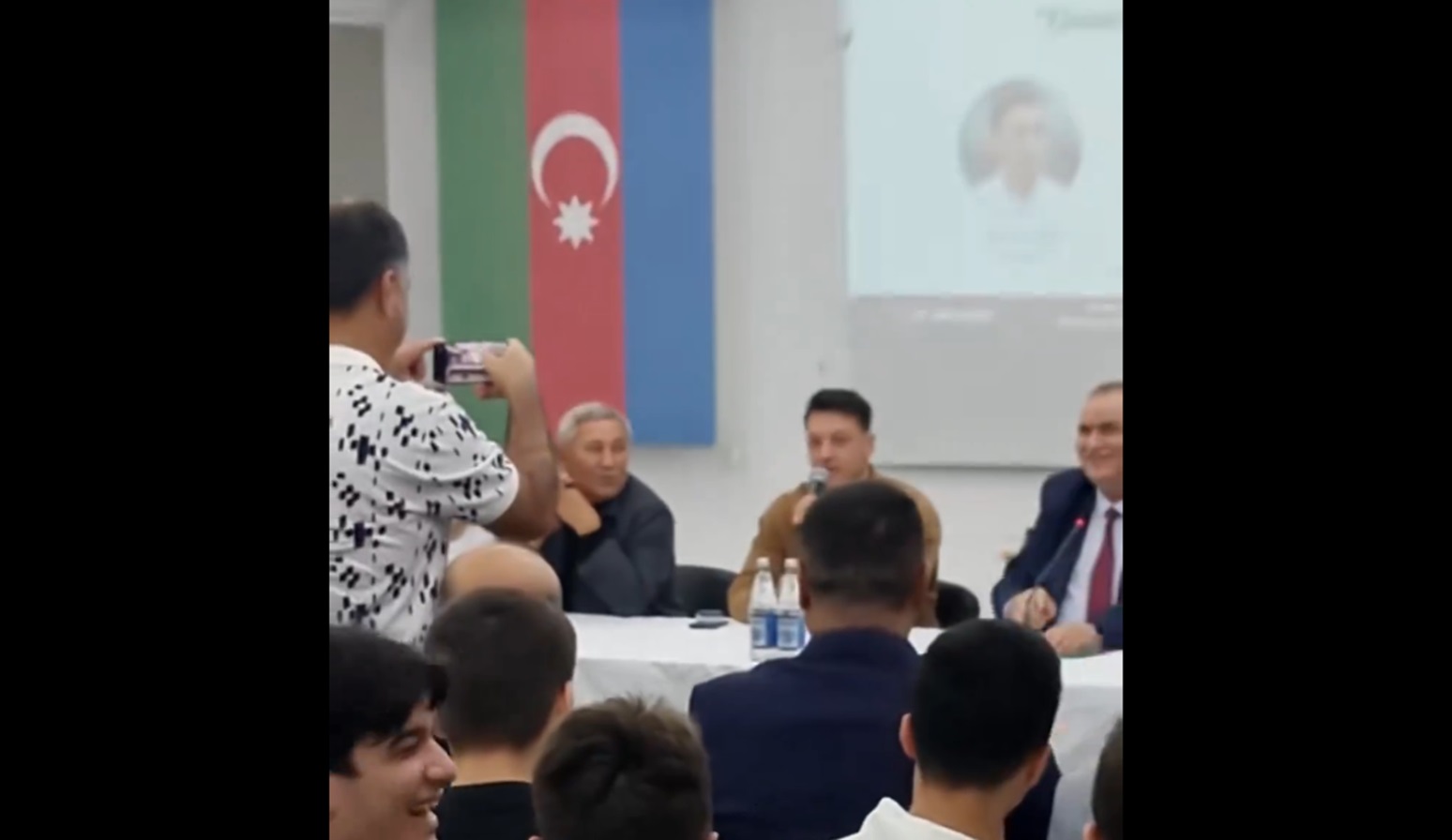 Messi czy Ronaldo? Oezil już wybrał. Zaskoczył [WIDEO]