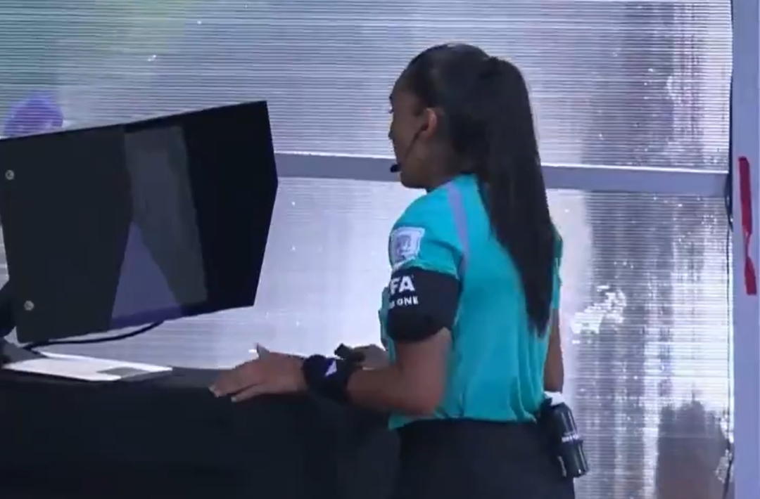 VAR ma nową opcję! Polska kadra użyła jej jako pierwsza [WIDEO]