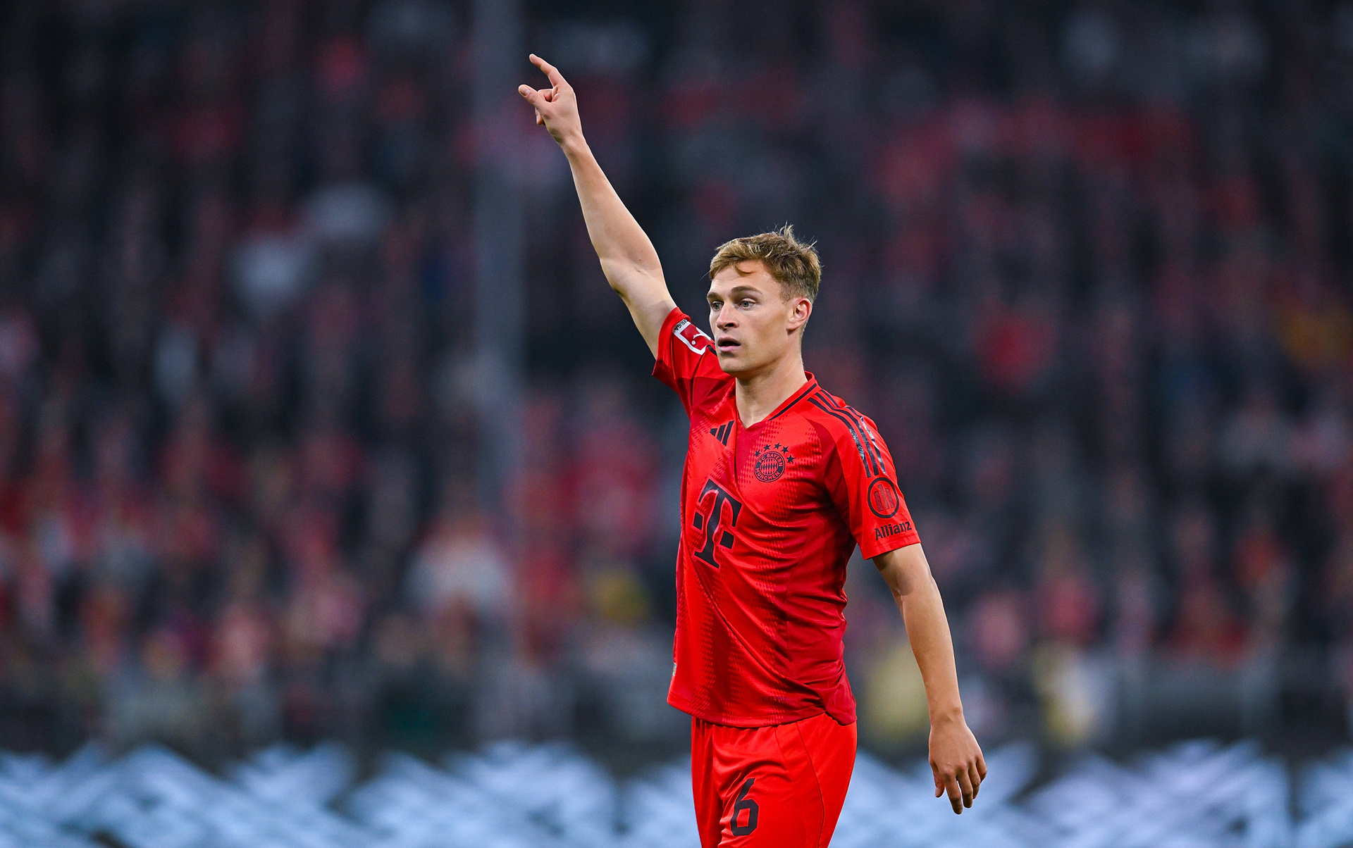 Kimmich wskazał różnicę między Lewandowskim i Kane'em. "Nie można ich porównać"