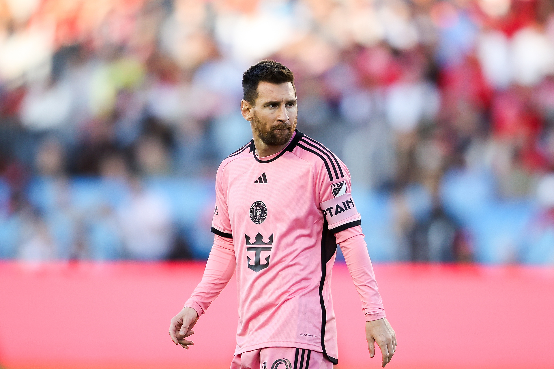 Messi pod ostrzałem. Rodak się odpalił. "Gra w wiejską piłkę"