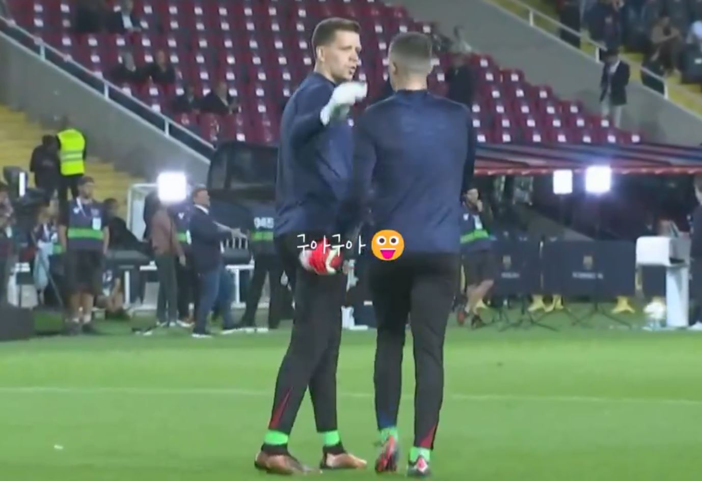 Wielka klasa Szczęsnego przed meczem z Sevillą. Tak zachował się wobec bramkarzy Barcelony [WIDEO]