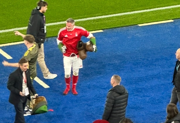Szok, kto krył się pod strojem maskotki. Legenda w akcji [WIDEO]