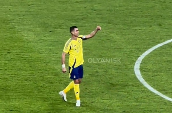 Zaczęli krzyczeć "Messi, Messi!". Tak zareagował Ronaldo [WIDEO]