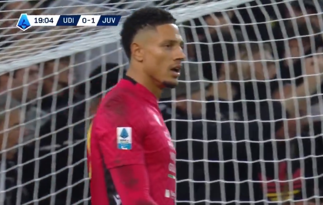Ale pech bramkarza Udinese! Samobój w meczu z Juventusem [WIDEO]