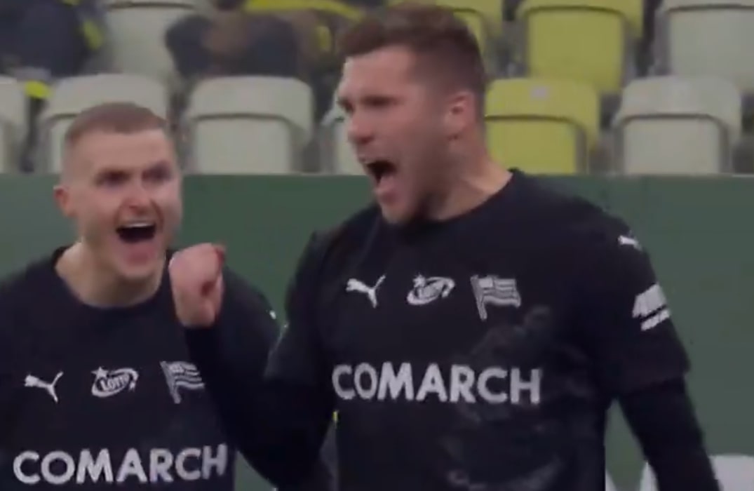 Czarna seria Lechii trwa! Dublet gwiazdy Cracovii [WIDEO]