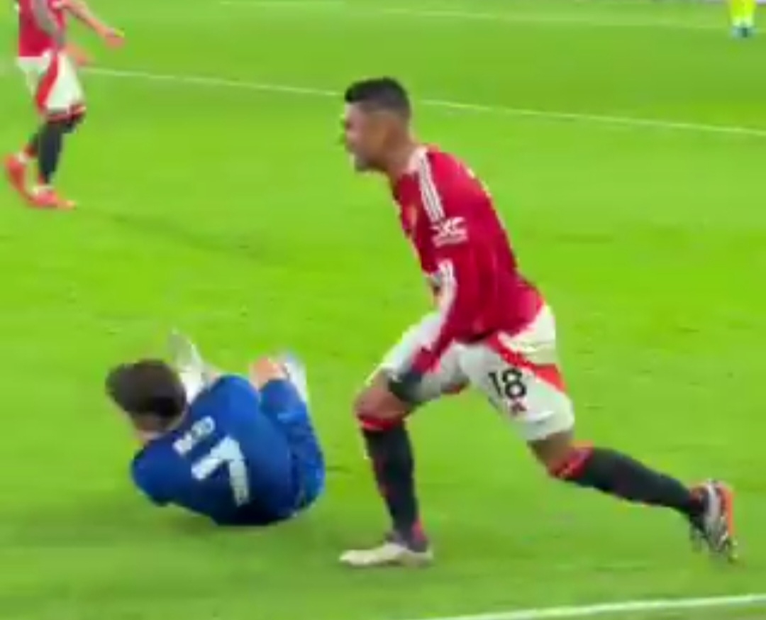 Furia Casemiro. Wściekł się na kolegę z Manchesteru United [WIDEO]