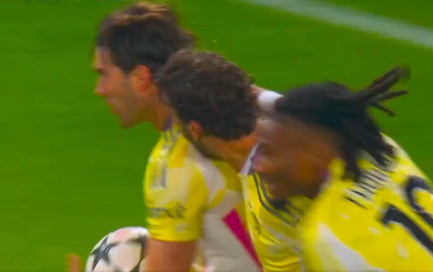 Juventus uciekł spod topora! Piękna walka Lille w LM [WIDEO]