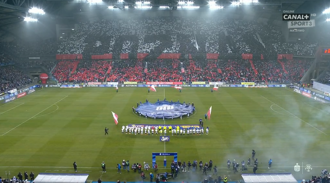 Przepiękna oprawa meczu Lech - Legia. Patriotyczny gest [WIDEO]