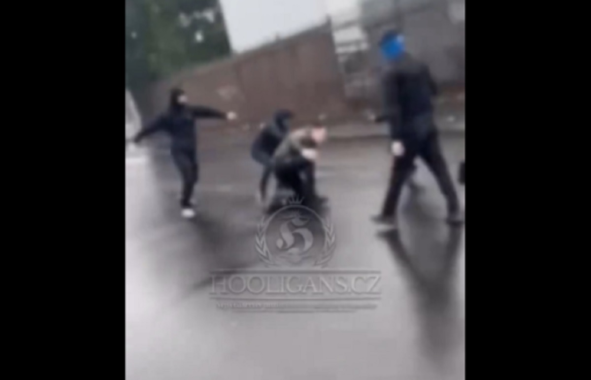 Bójka z udziałem kilkudziesięciu kibiców. Są ranni [WIDEO]