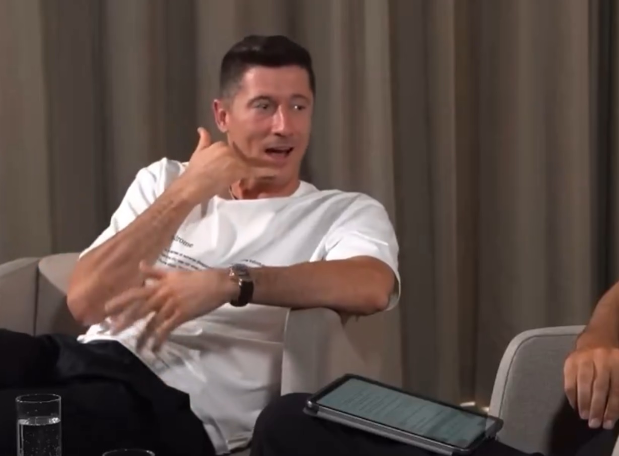 Lewandowski naśladuje Fergusona. Musicie to zobaczyć [WIDEO]
