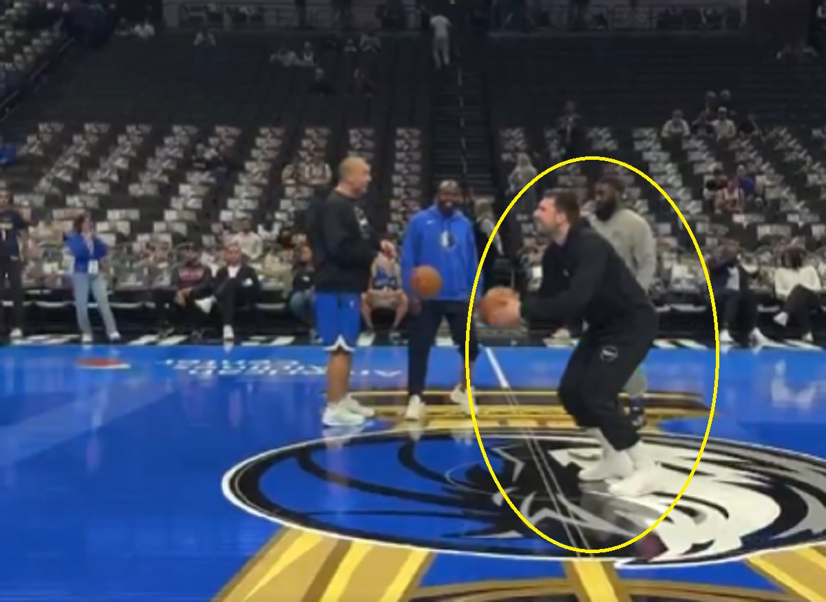 Kosmiczny rzut gwiazdora NBA. Dłonie same składają się do oklasków [WIDEO]