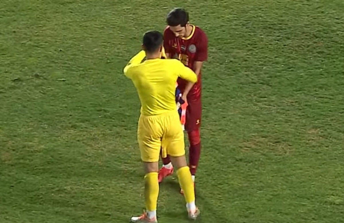 Z pola na bramkę. Tak sobie poradził na nowej pozycji 