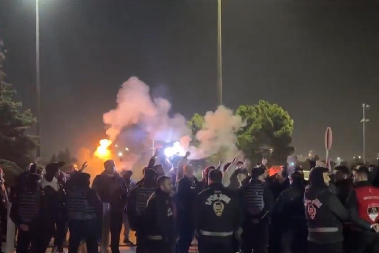 Zamieszki po meczu LE! Kibice chcieli głowy trenera [WIDEO]