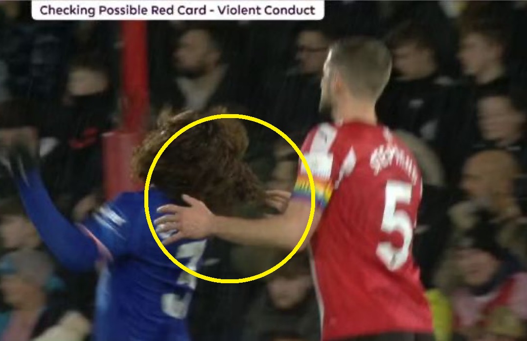 Chamski atak na Cucurellę! Odlot piłkarza Southampton [WIDEO]