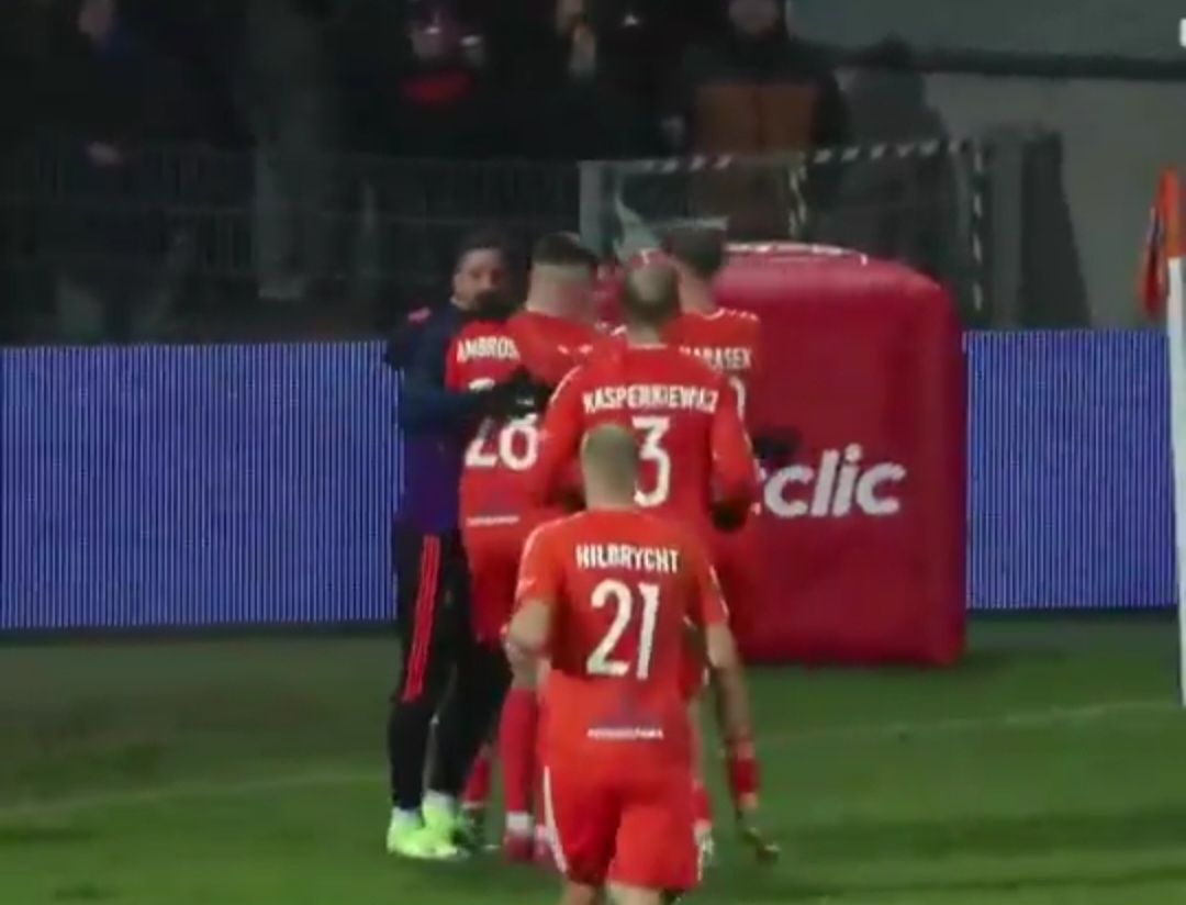 Szaleństwo na zapleczu Ekstraklasy! Pięć goli, dwa dublety, czerwona kartka [WIDEO]