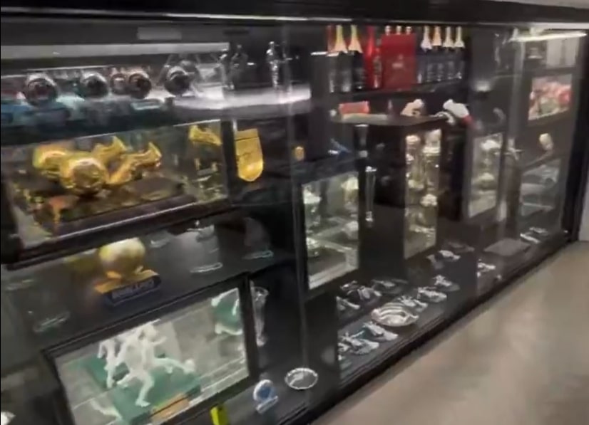 Pokazał tajny pokój Rooneya. Nie do wiary, co ma Anglik [WIDEO]