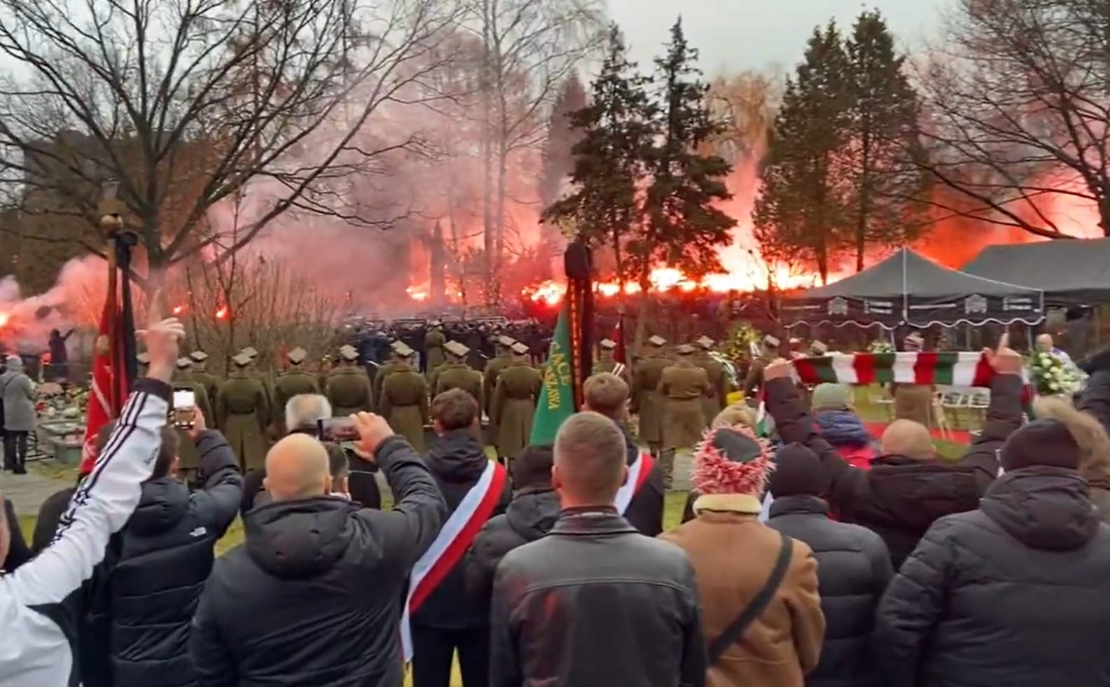 Wzruszające pożegnanie Brychczego. Piękna oprawa kibiców Legii [WIDEO]