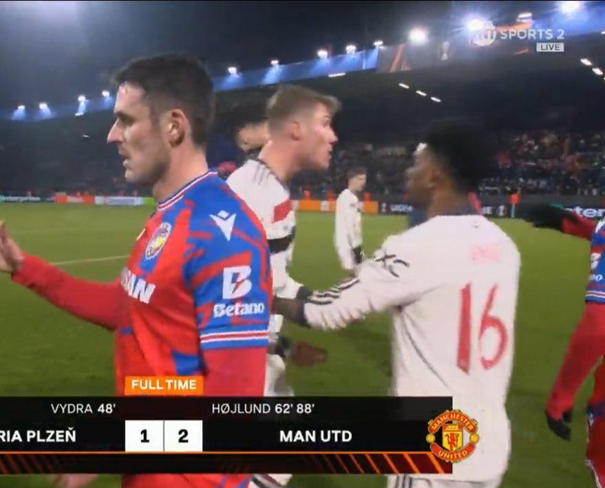 Sceny w meczu Manchesteru United. Piłkarz wściekł się na kolegę, wymowne słowa Amorima [WIDEO]