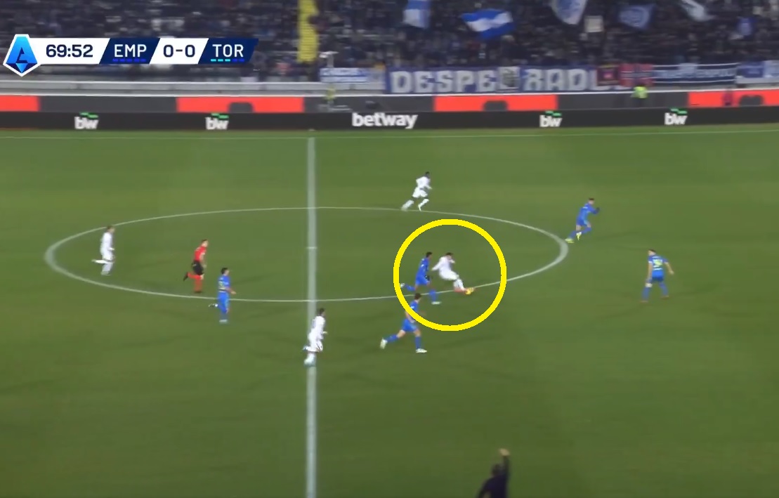 Niesamowity gol w Serie A! Piłkarz Torino przyłożył z połowy boiska [WIDEO]