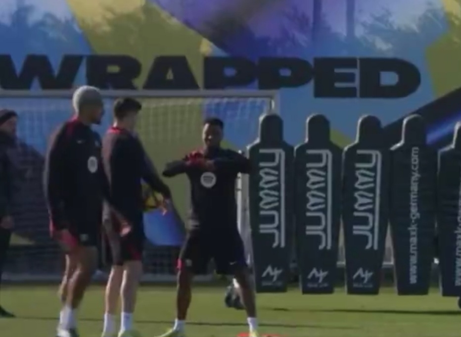 Nagle zrobił cieszynkę Lewandowskiego. A Polak tylko patrzył [WIDEO]