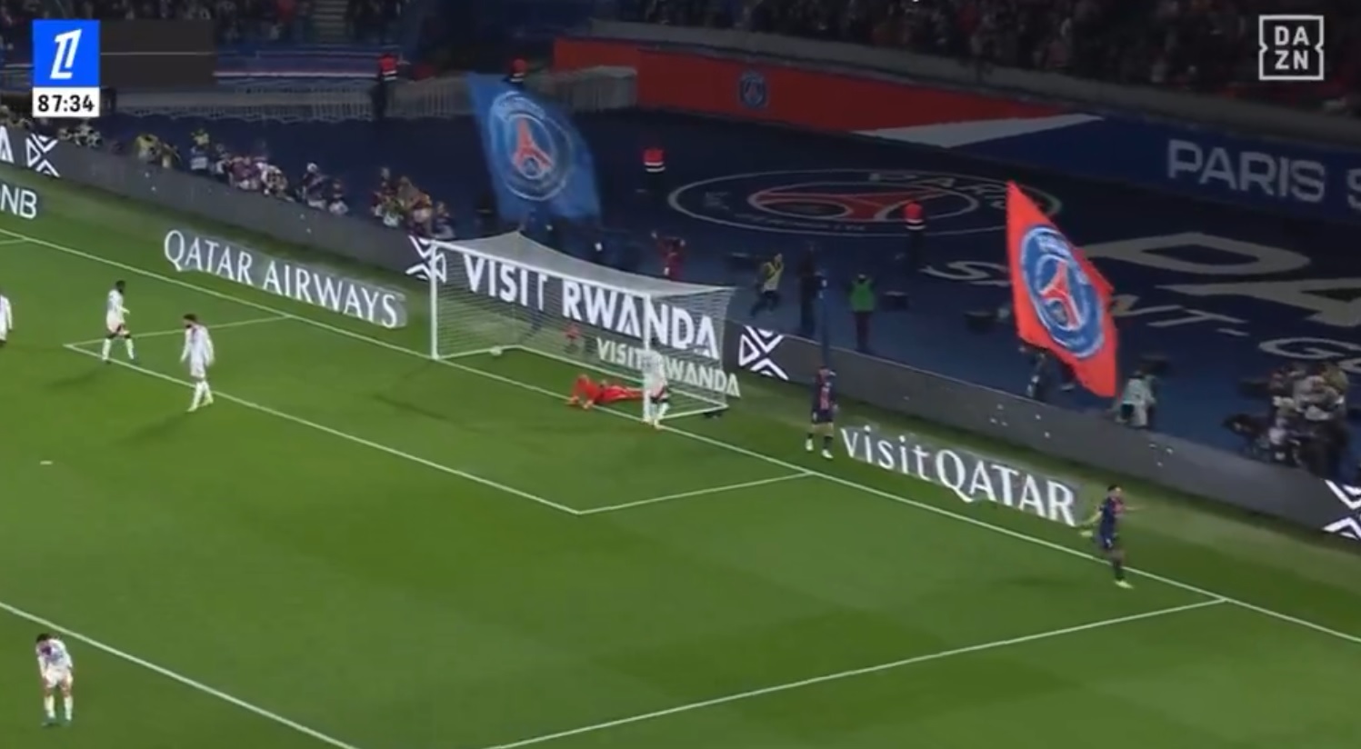 PSG lepsze w hicie Ligue 1. Mistrzowie Francji uciekają rywalom [WIDEO]