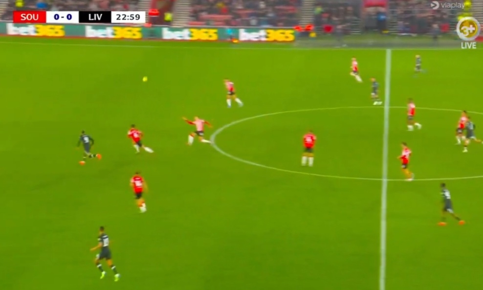 Bednarek asystował rywalowi! Liverpool pokonał Southampton [WIDEO]