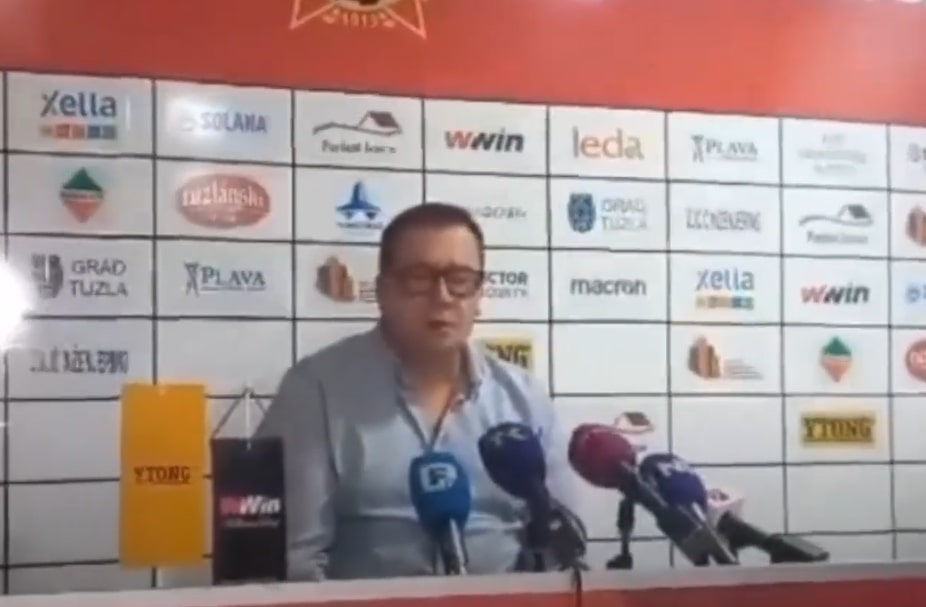 Prezes zwolnił wszystkich piłkarzy! Zespół na dnie, spadek o krok