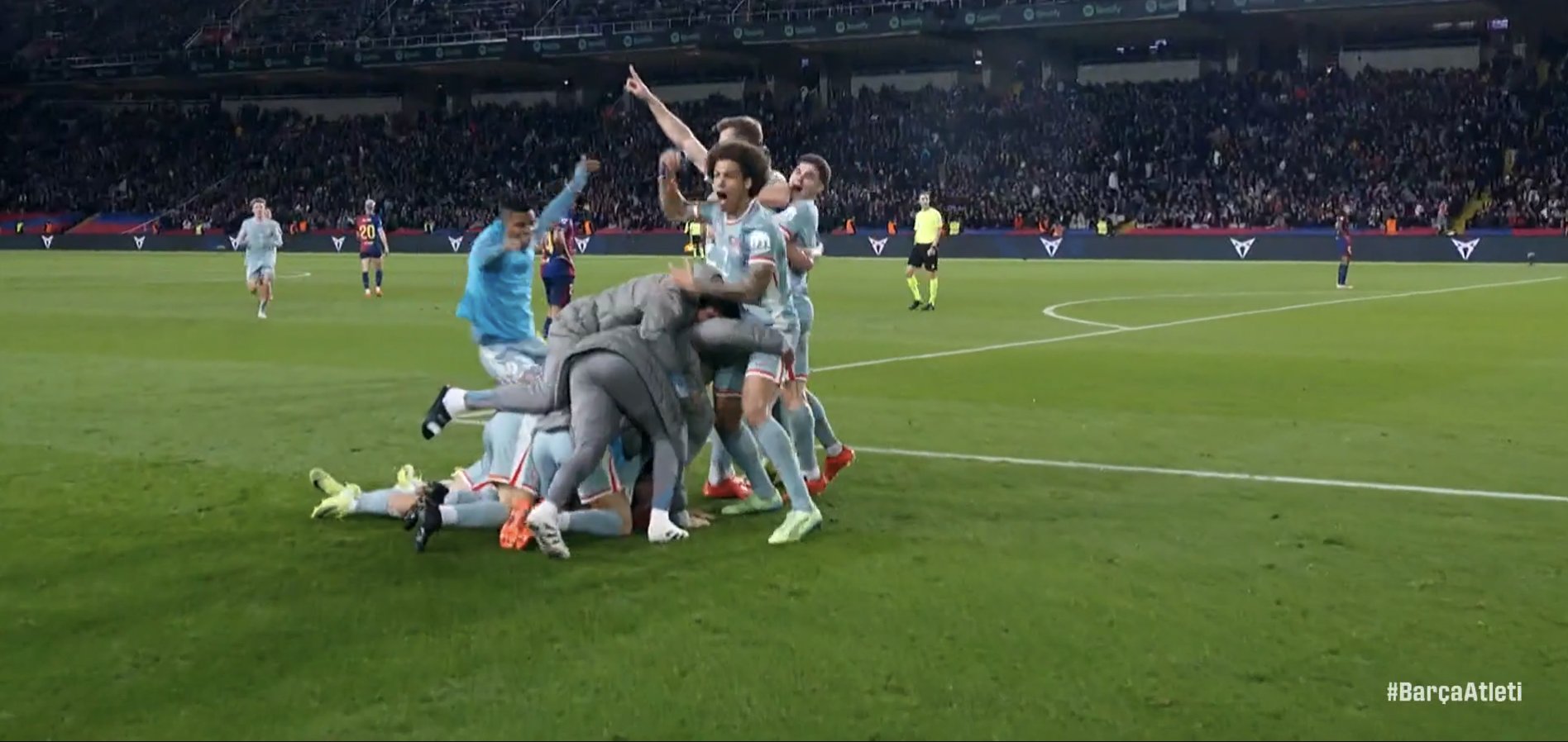 Barcelona na deskach! Gol w ostatniej akcji dał wygraną Atletico [WIDEO]