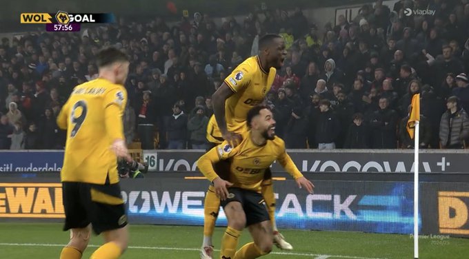 Kolejna klęska Manchesteru United! Gol bezpośrednio z rzutu rożnego [WIDEO]