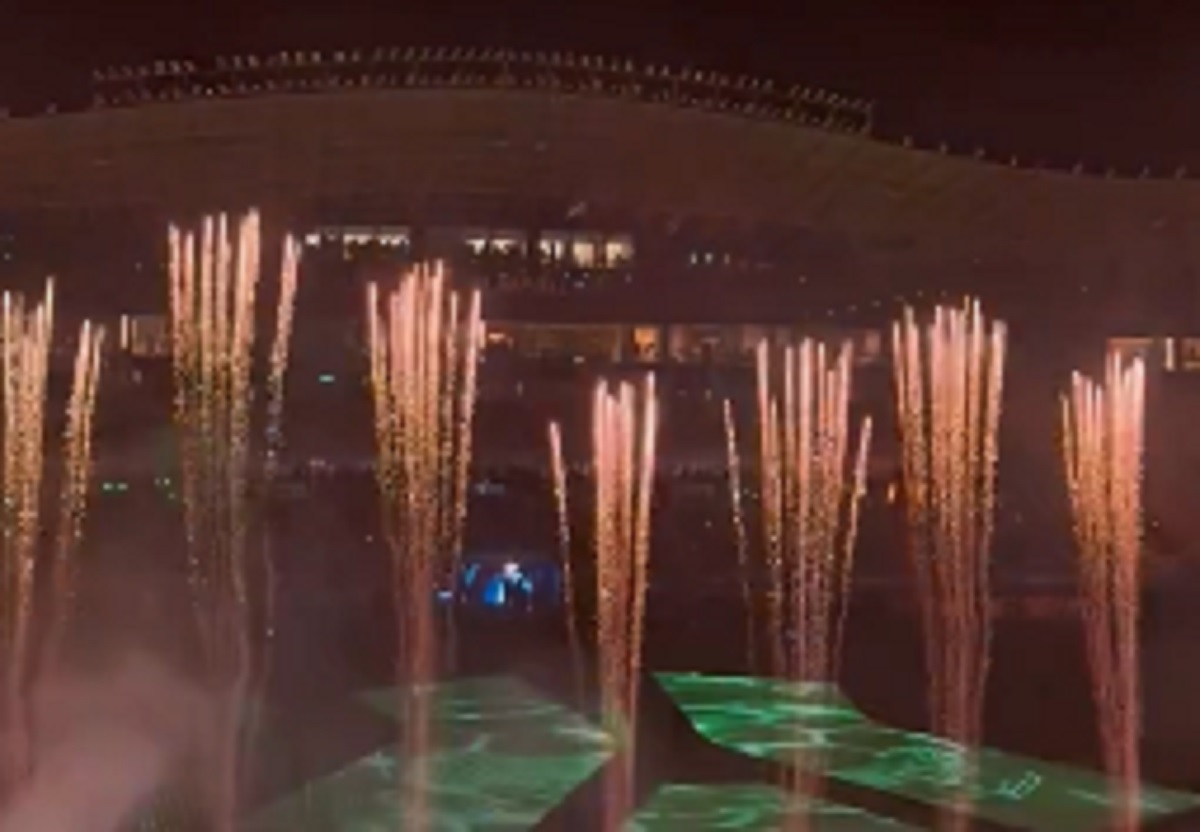 Mają rozmach. Kosmiczne show przed hitowym meczem [WIDEO]