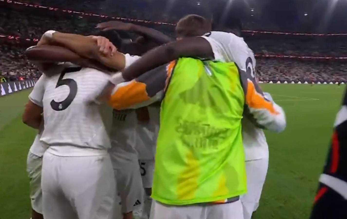 El Clasico w Superpucharze! Piorunujący finisz Realu Madryt [WIDEO]