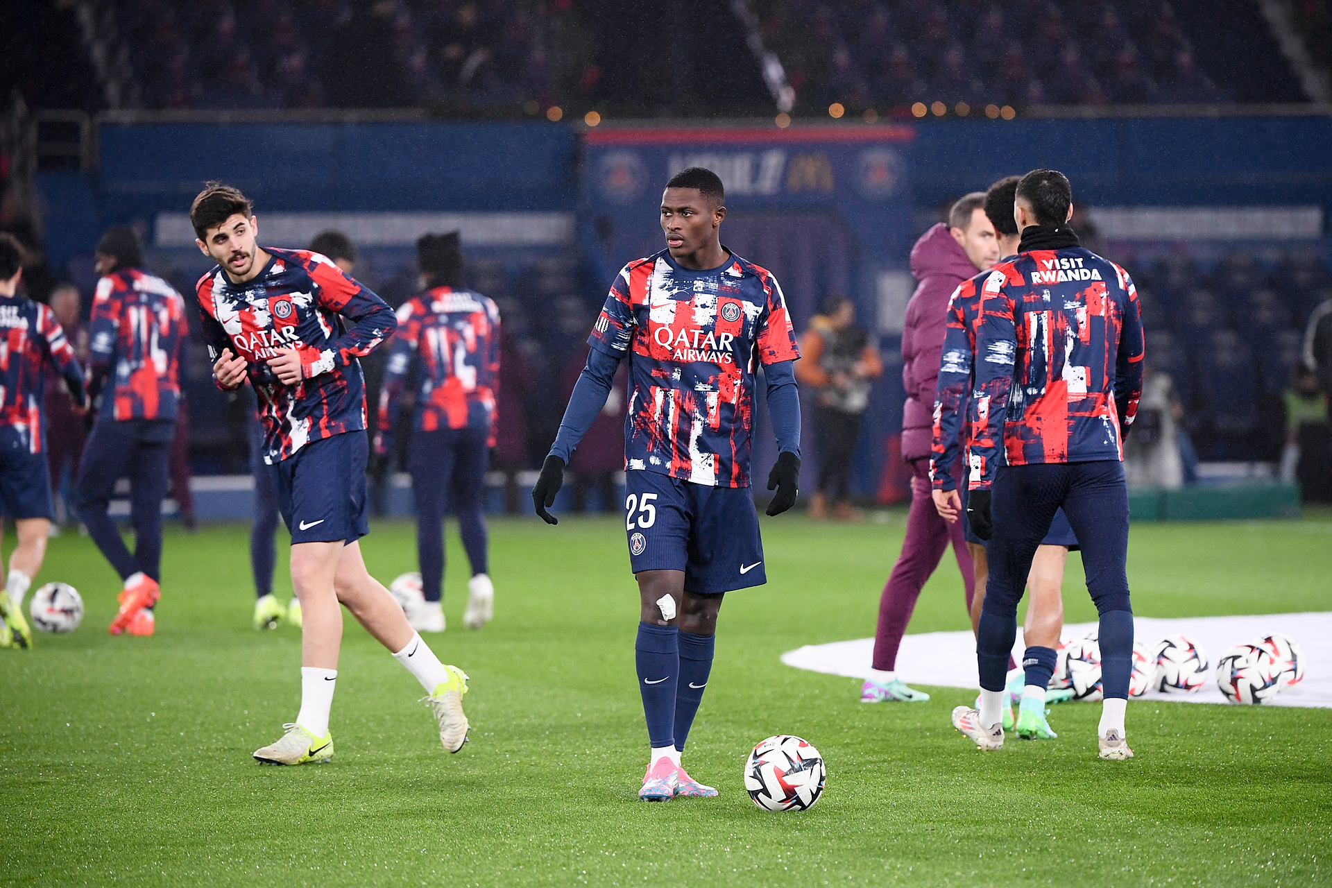 Piłkarz PSG chce odejść do Premier League. Nagle zmienił zdanie ws. przyszłości
