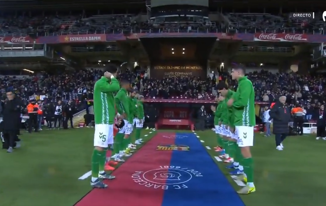 Betis pokazał klasę. Tak uhonorował Barcelonę [WIDEO]