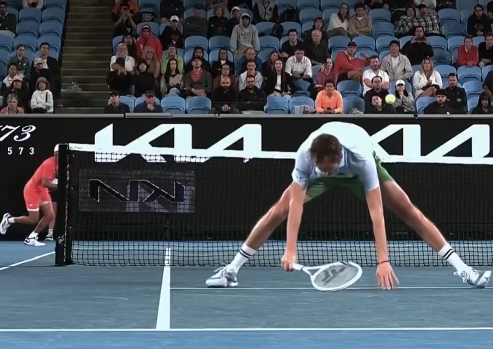 Sensacja w Australian Open. Miedwiediew wyrzucony przez kwalifikanta [WIDEO]