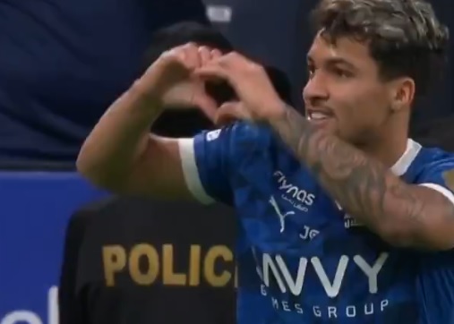 Dziewięć goli w lidze saudyjskiej. Znani piłkarze postrzelali [WIDEO]