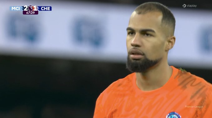 Cyrk w hicie! Bramkarz Chelsea podarował zwycięstwo City [WIDEO]