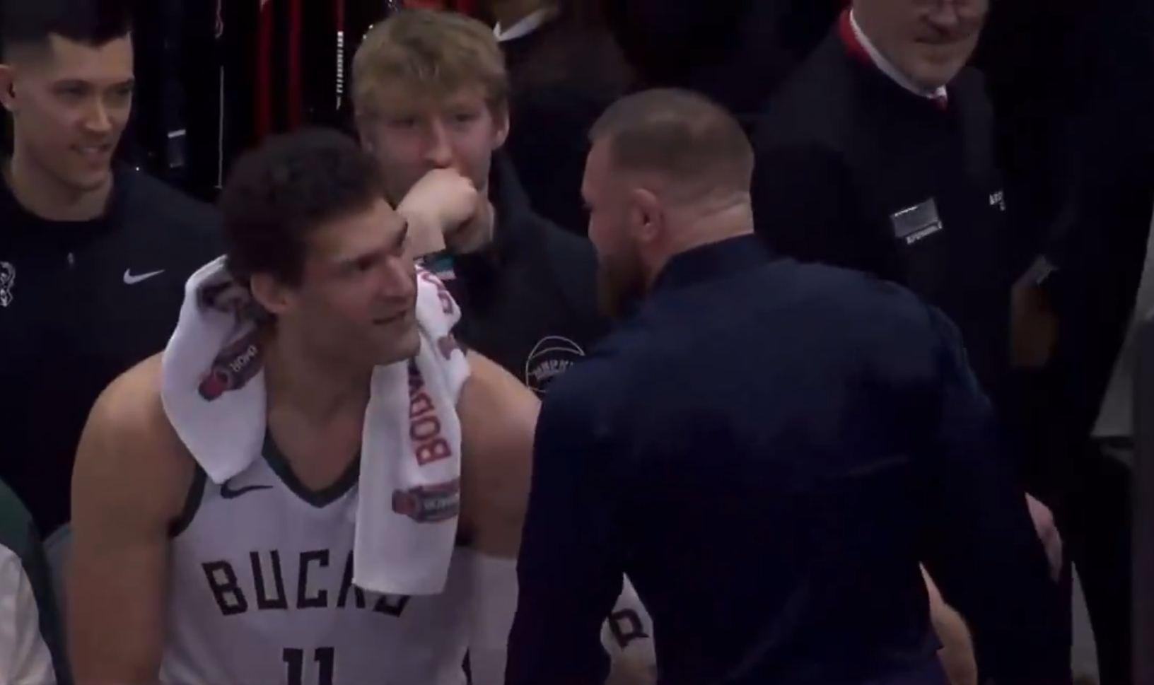 McGregor podpalił w NBA. Podszedł do gwiazdy i się zaczęło [WIDEO]