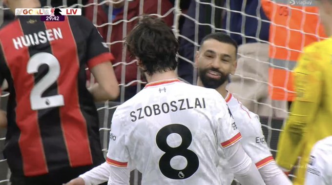 Zabawa Salaha! Liverpool pędzi po mistrzostwo [WIDEO]