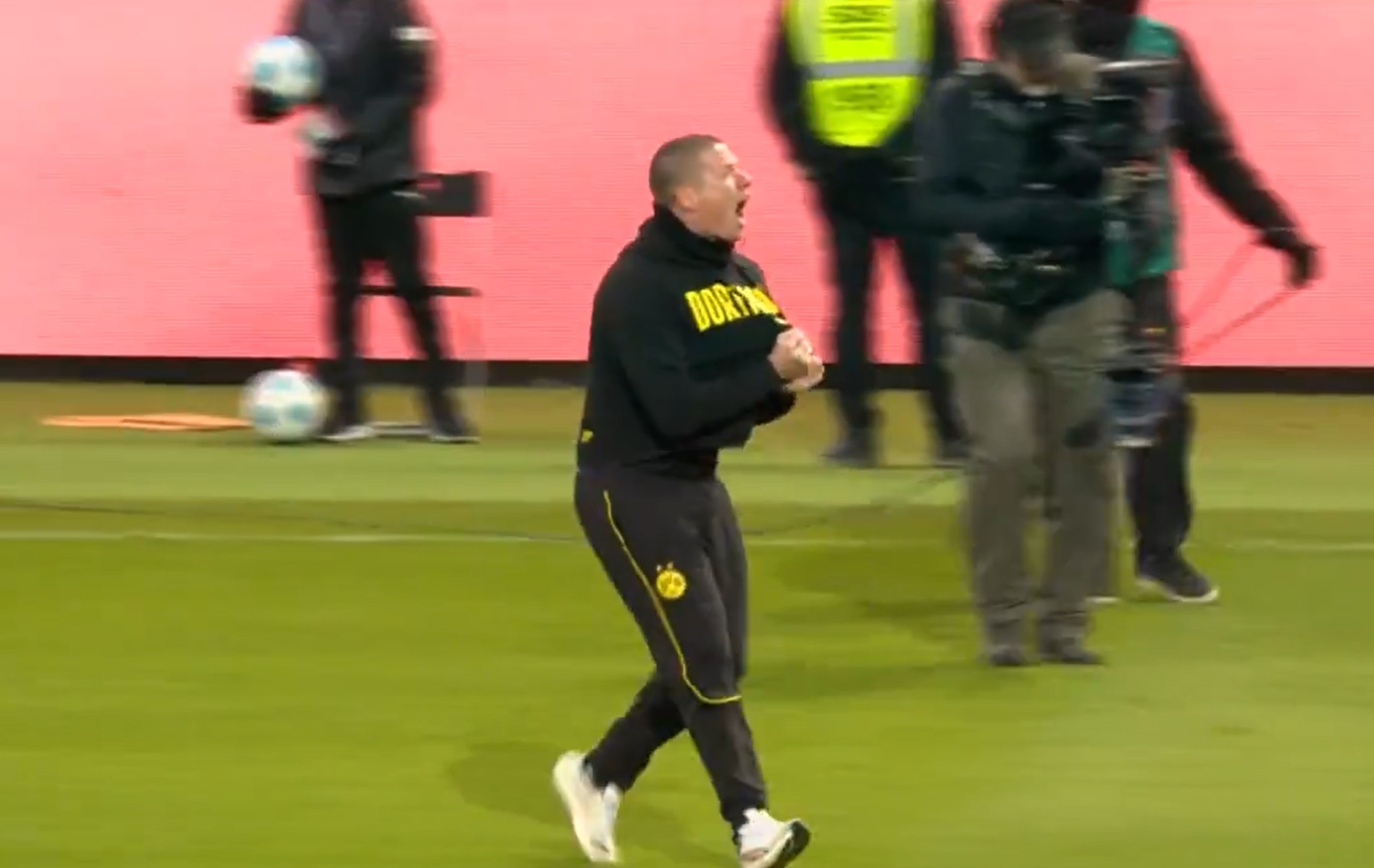 Trener Borussii Dortmund zupełnie oszalał! Co za radość [WIDEO]