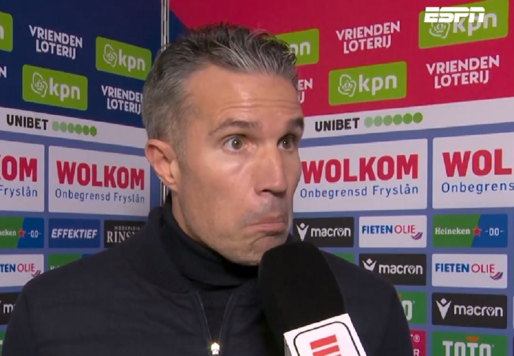 W Eredivisie grali 12 na 11! Van Persie nie wytrzymał [ZDJĘCIE]
