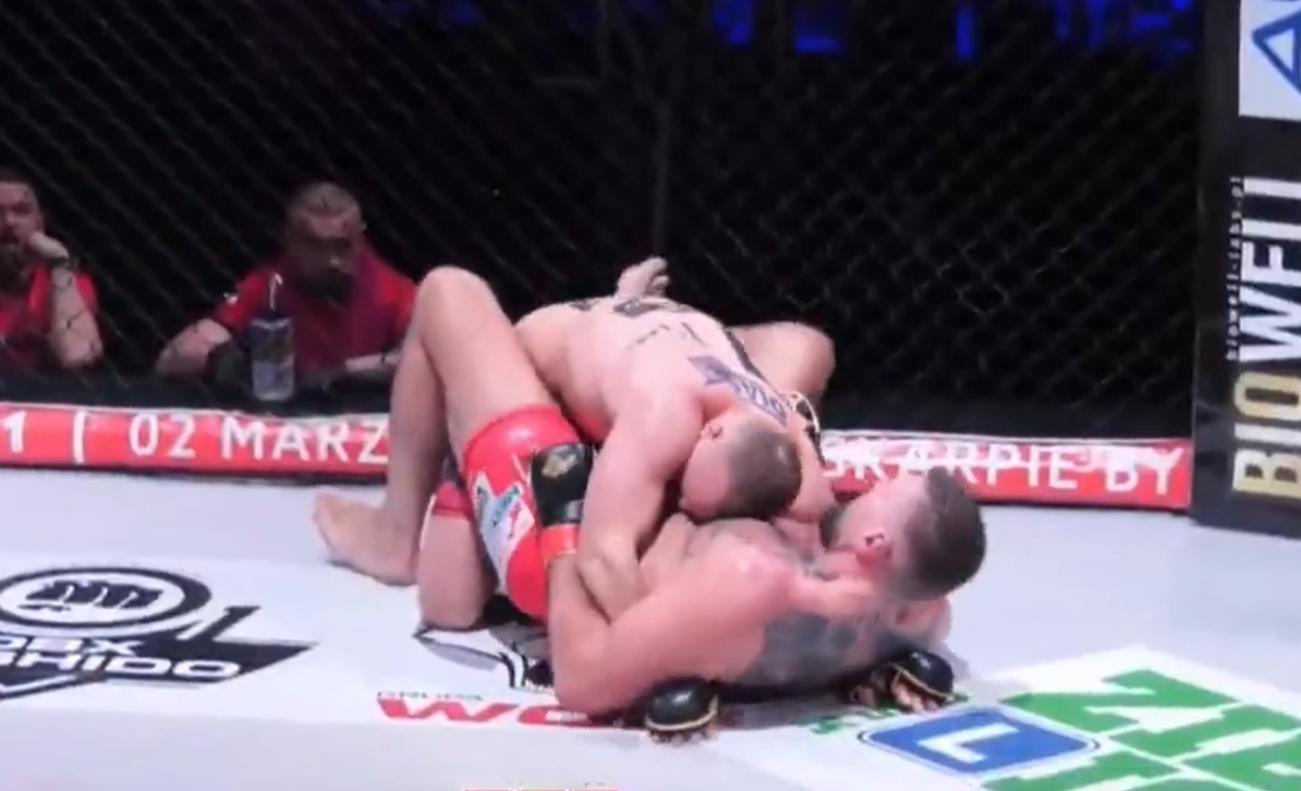 Wach zadebiutował w MMA! Szokujący koniec walki [WIDEO]