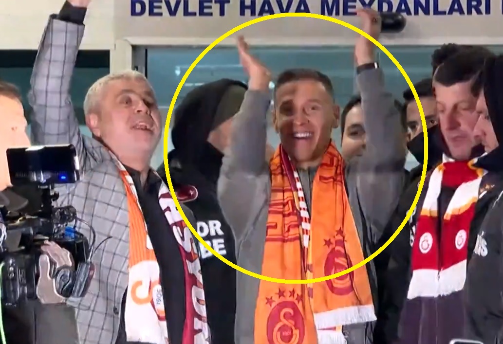 Szaleństwo na lotnisku! Tak Galatasaray powitało Frankowskiego [WIDEO]