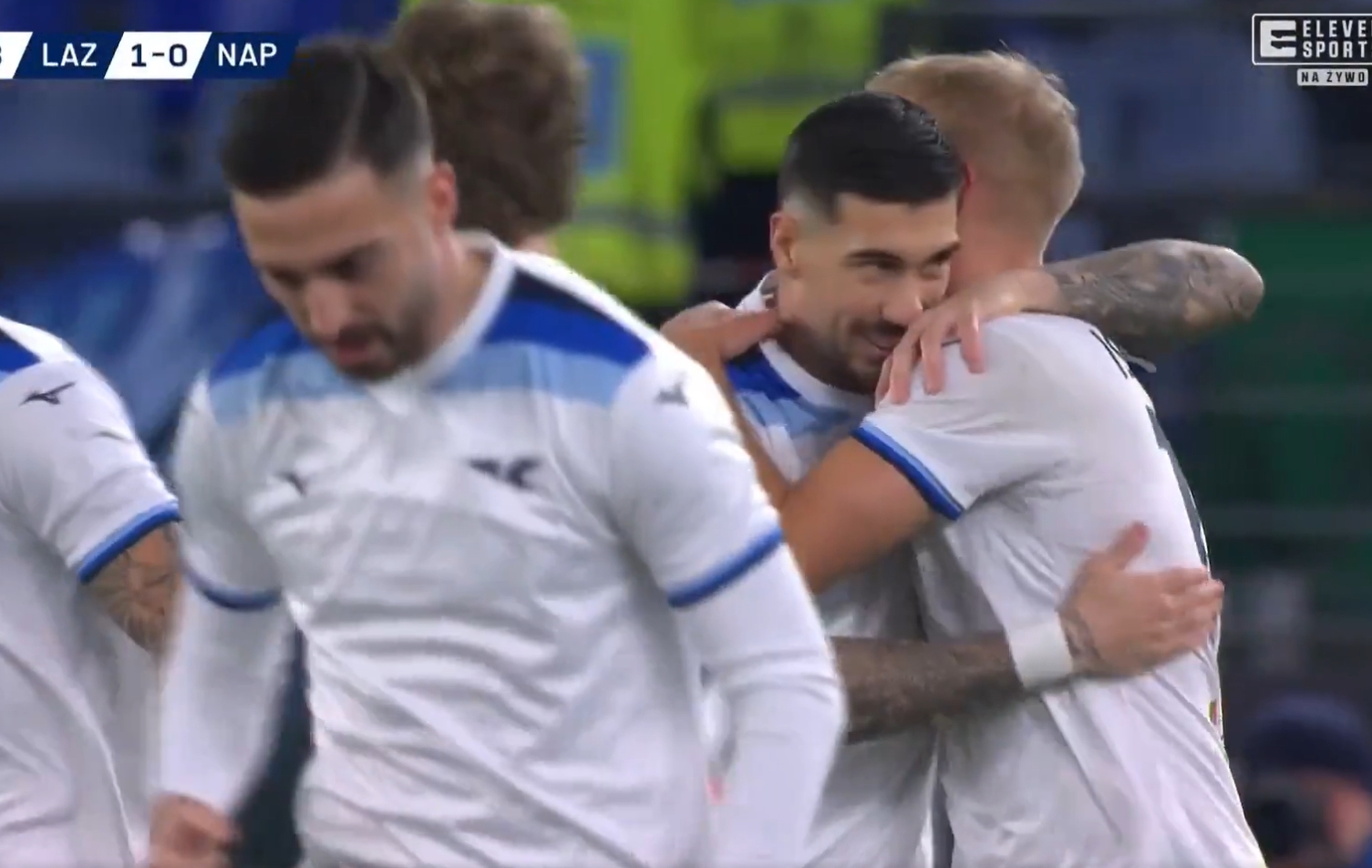 Napoli straciło triumf w końcówce! Kuriozalny samobój, wielkie emocje w Rzymie [WIDEO]